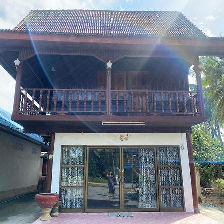 Отель Reindeer House Wat Chedi Сичон Экстерьер фото